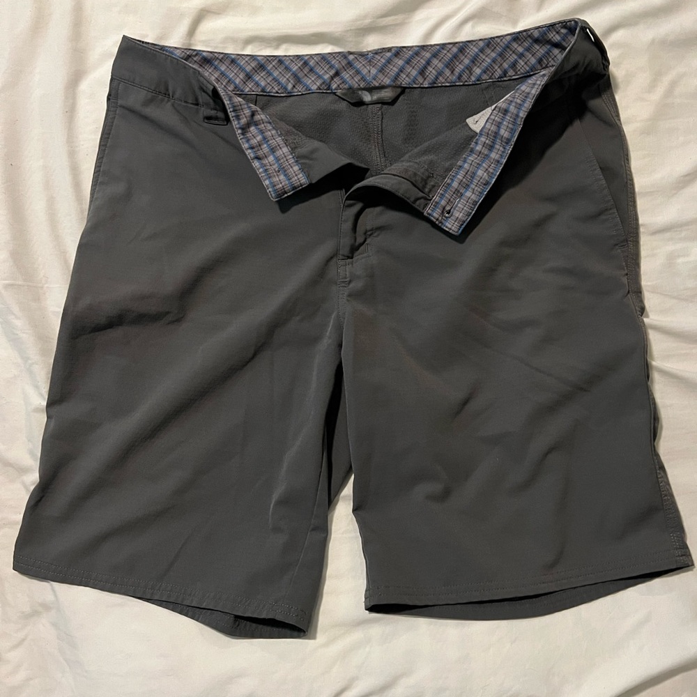 North face shorts 34
